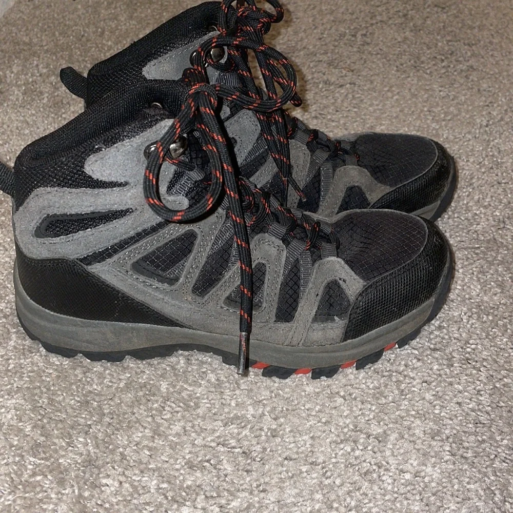Cat and Jack youth size 4 gray hiking boots
